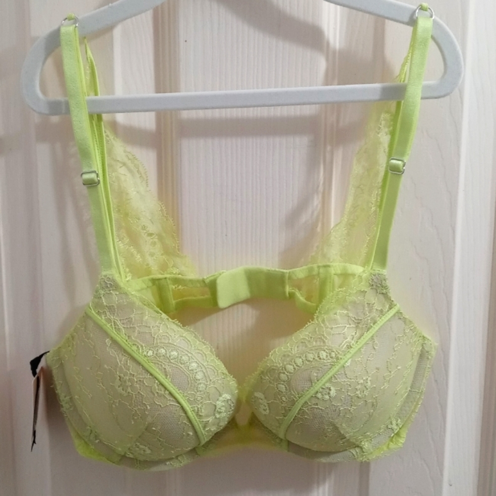 Victoria's Secret Neon Green Lace Very Sexy Pushup Bra Size 34B
